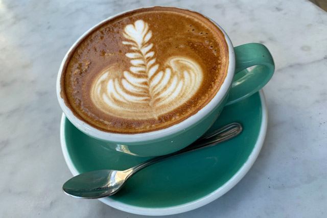 ワイキキの中心コナ コーヒー パーベイヤーズでコーヒータイム ハワイの旅をまるごとサポート オリオリハワイ ワイキキの中心コナ コーヒー パーベイヤーズでコーヒータイム ハワイの旅をまるごとサポート オリオリハワイ