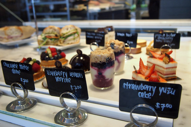 ワイキキの中心コナ コーヒー パーベイヤーズでコーヒータイム ハワイの旅をまるごとサポート オリオリハワイ